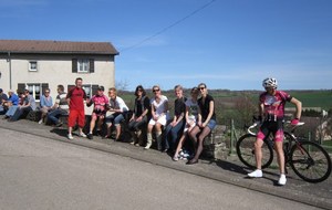 supporters dans la côte d'arrivée de Brantigny
et vive le soleil