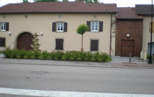 local ccc
accès par la porte de la façade bois.