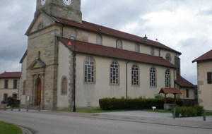 local ccc est situé à droite de l'église