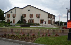 local ccc est situé sur la place de la mairie de chavelot